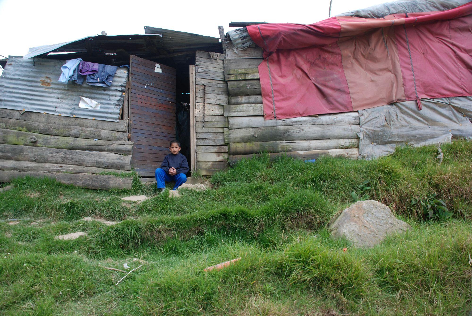 Juan lebt mit seiner Mutter und seinen Geschwistern Alberto und Maria Rebecca in dieser Hütte.