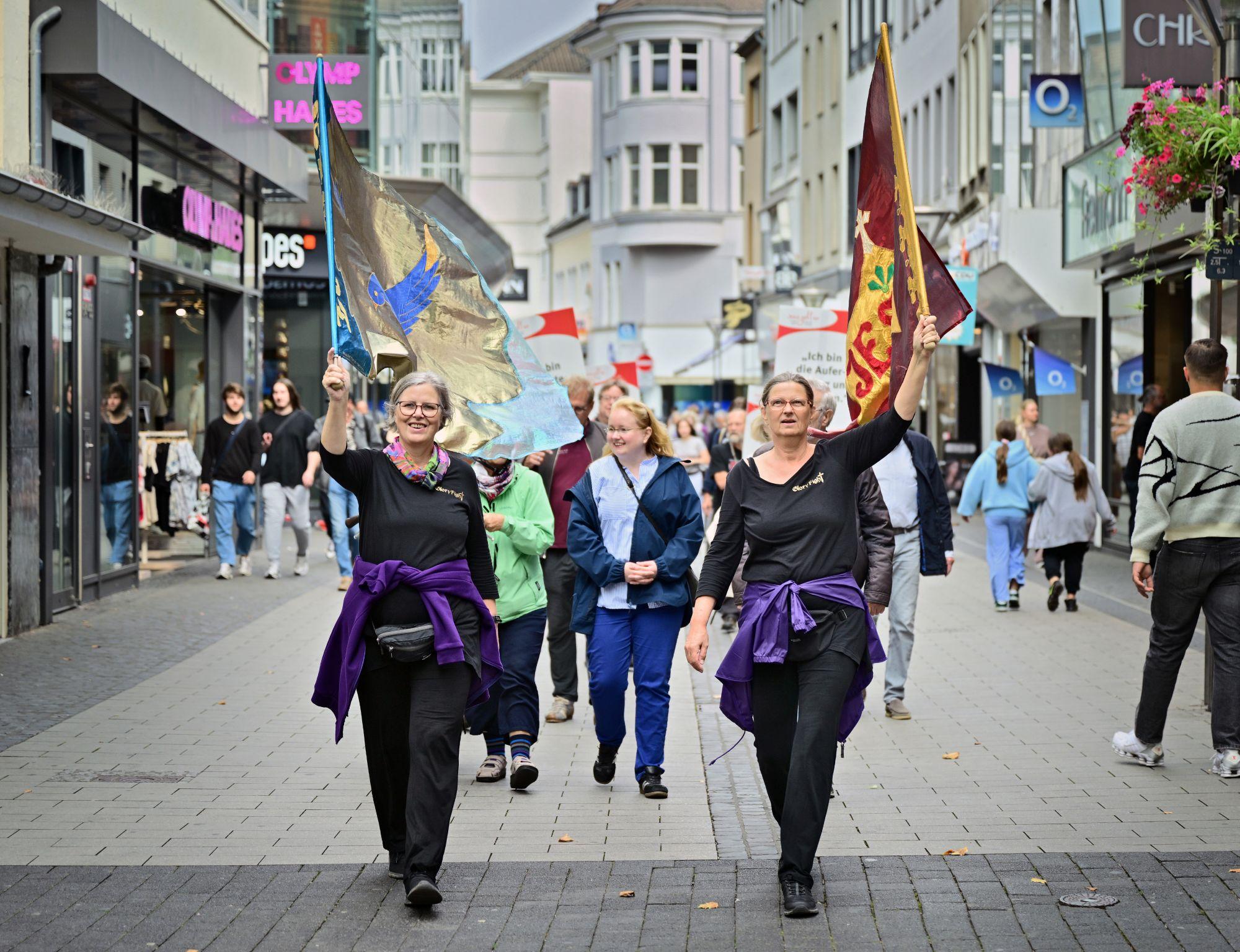 Der Weg zum Neumarkt führte für Teilnehmende auch durch die Hochstraße.