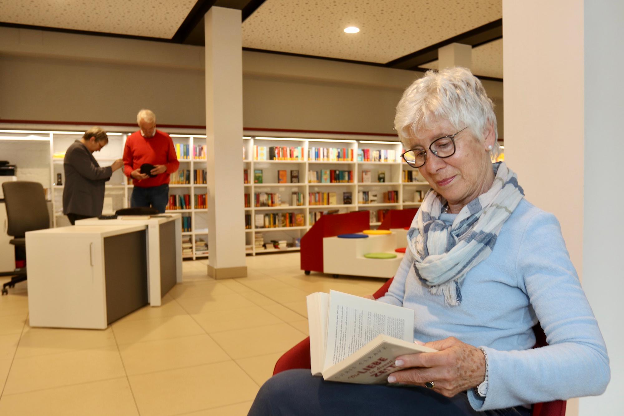 Ort der Begegnung, aber auch der Stille:  „Die Bücherei St. Lukas“ möchte zum Verweilen einladen.