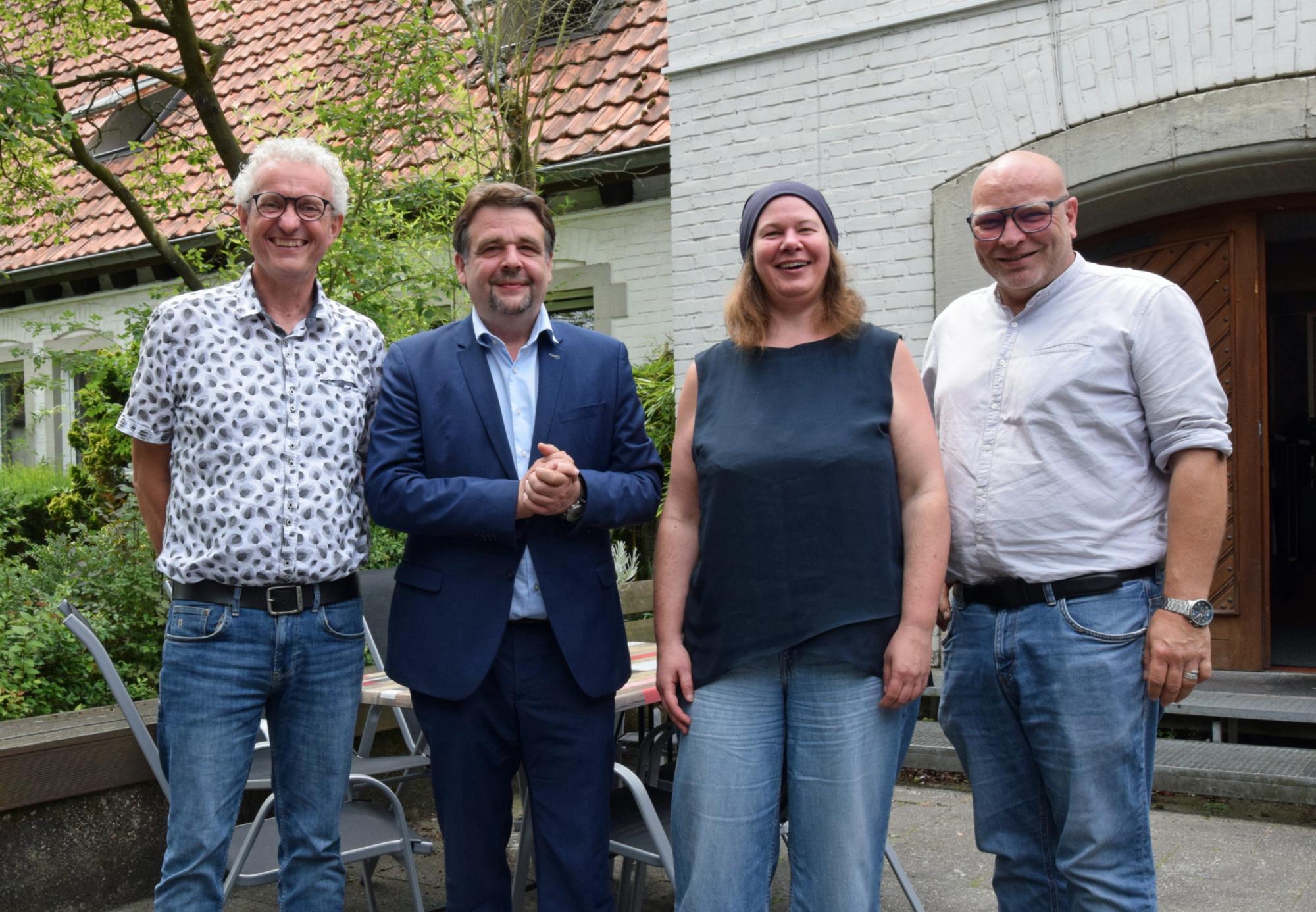 Angeregt tauschten sich aus (v.l.n.r.): Dr. Manfred Körber, Dennis Radtke MdEP, Kristina Hamm und Oliver Bühl.