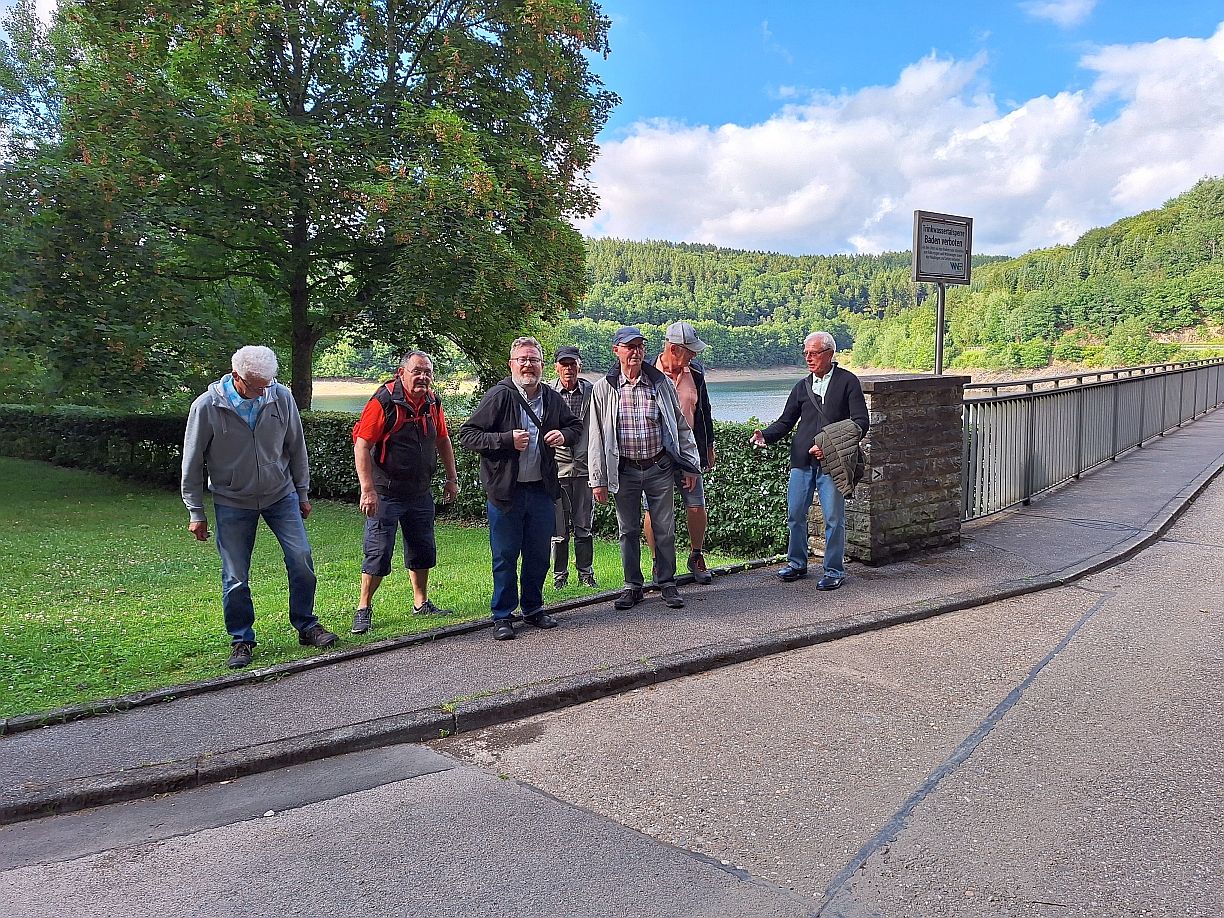 Gemeinsam auf dem Weg (c) Paul-Joachim Schmülling